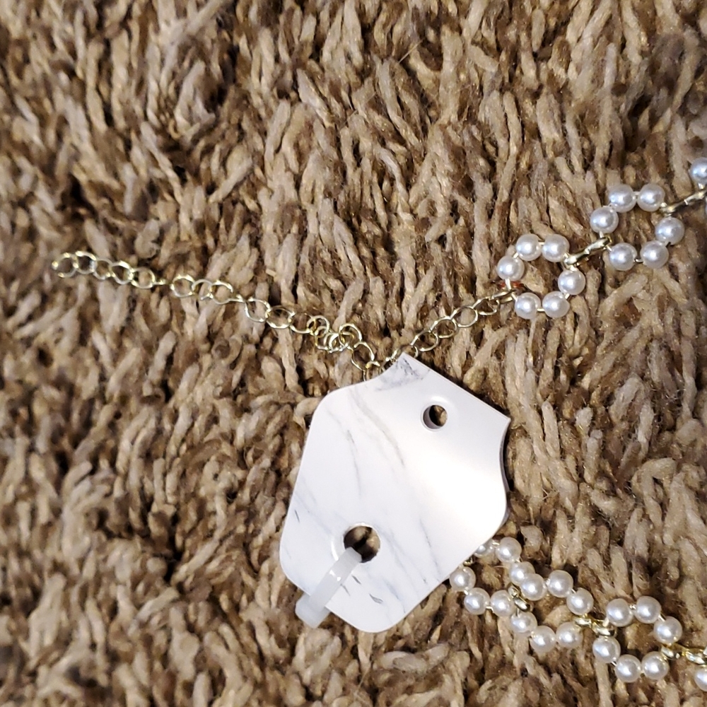 Faux pearl choker - Picture 3 of 4